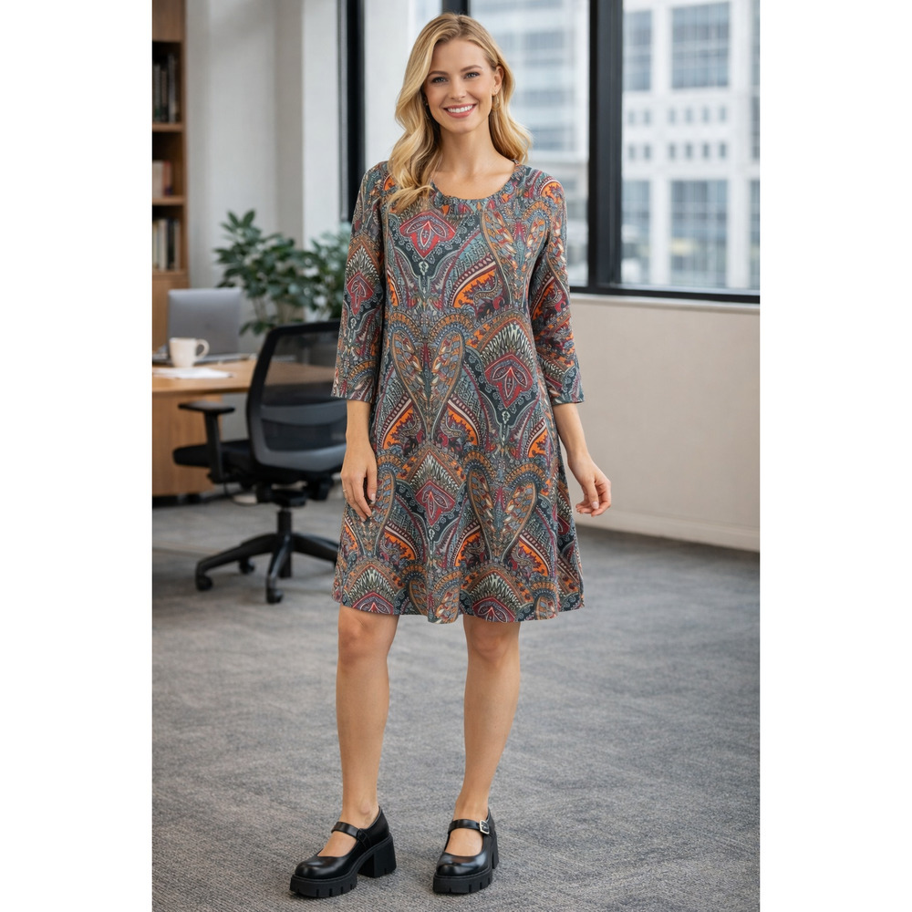 Carmen Marc Valvo women's scoop neck paisley Size small Office Folk artsy Indie